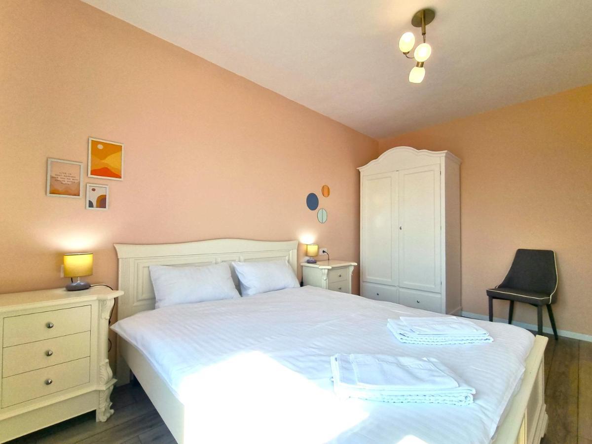 Inima Iasului - Central View Apartment ยาช ภายนอก รูปภาพ